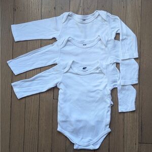 Monica + Andy Classic White Long Sleeve Bodysuit Set Sz 6-9M